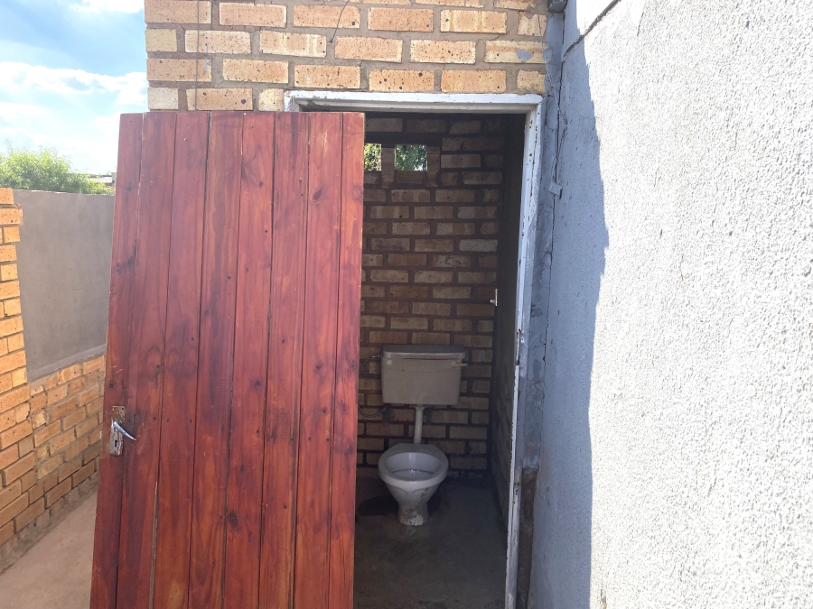 10 Bedroom Property for Sale in Rondebult Gauteng