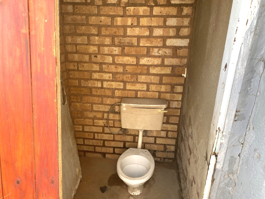 10 Bedroom Property for Sale in Rondebult Gauteng