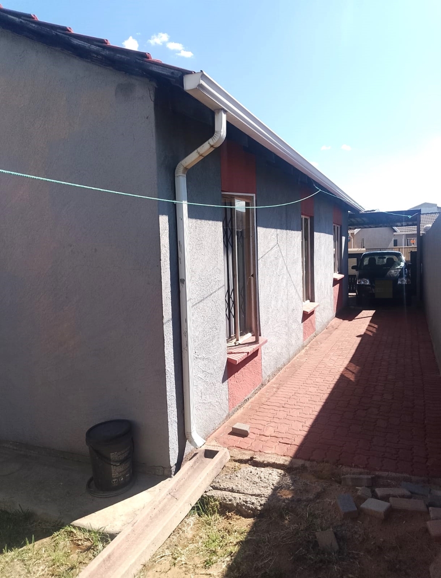 3 Bedroom Property for Sale in Windmill Park Gauteng