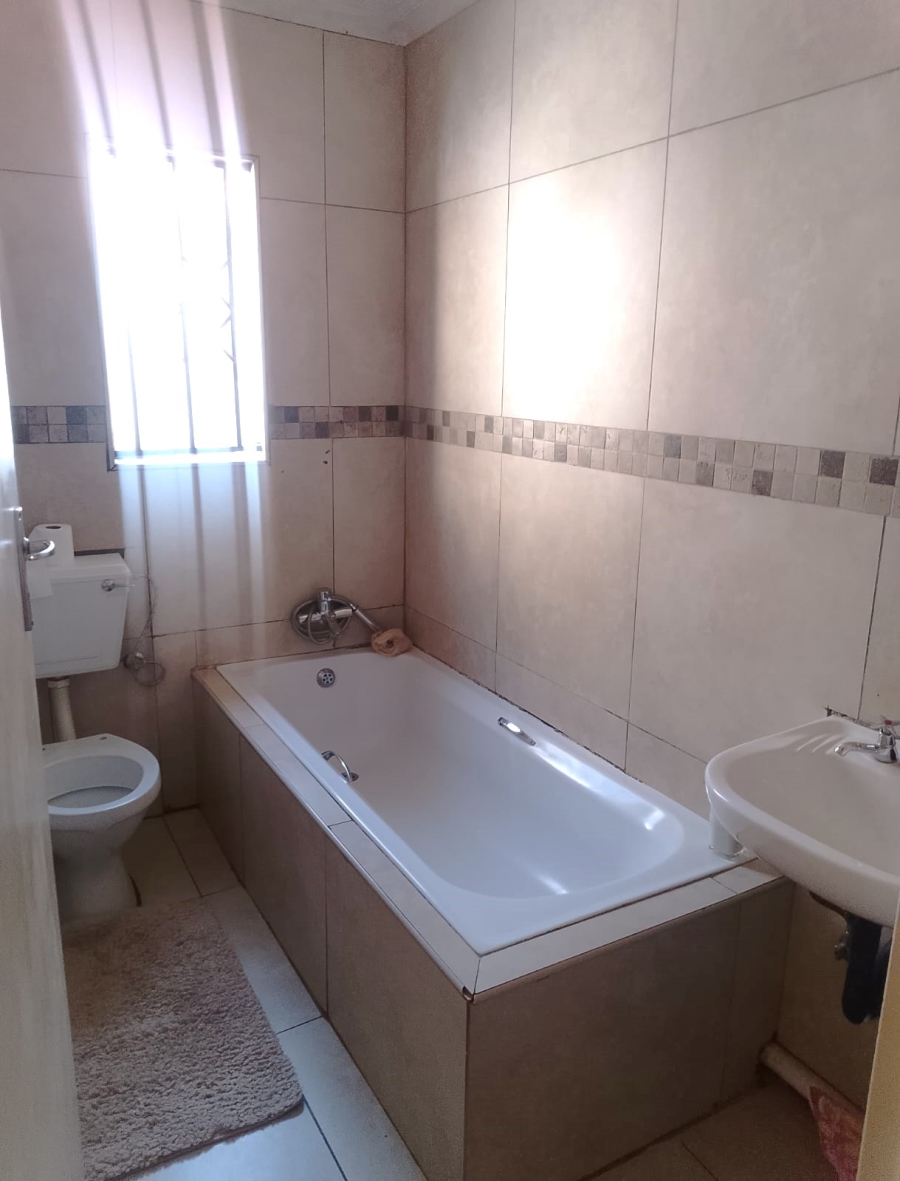3 Bedroom Property for Sale in Windmill Park Gauteng