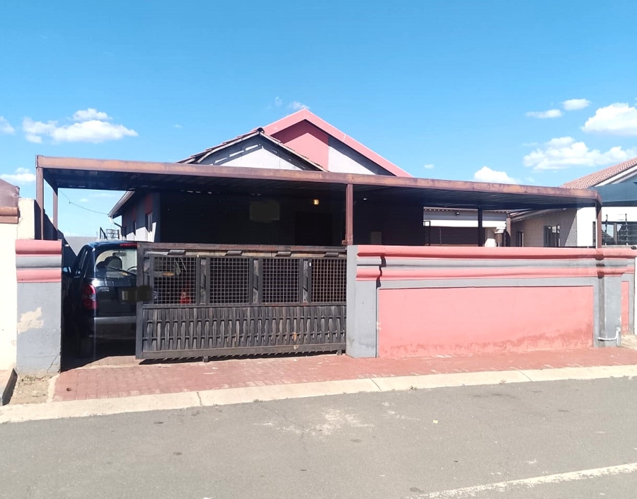 3 Bedroom Property for Sale in Windmill Park Gauteng