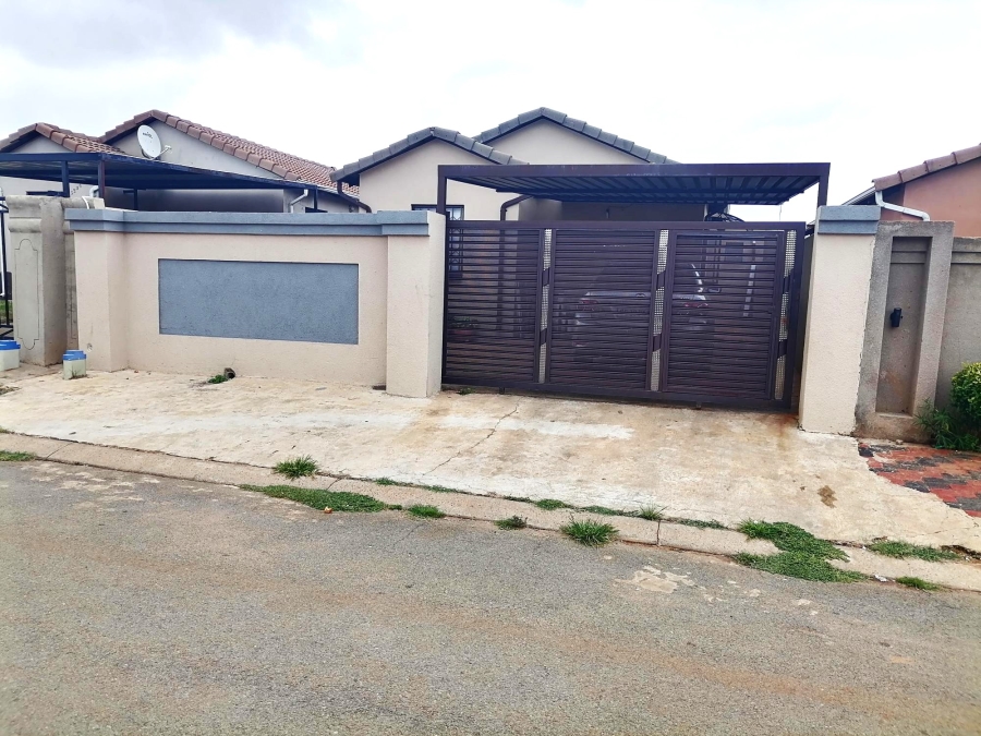 3 Bedroom Property for Sale in Windmill Park Gauteng