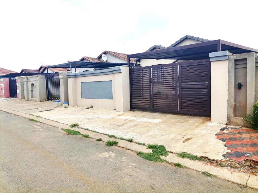 3 Bedroom Property for Sale in Windmill Park Gauteng