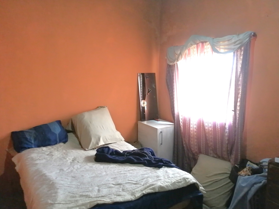 5 Bedroom Property for Sale in Entshonalanga Gauteng