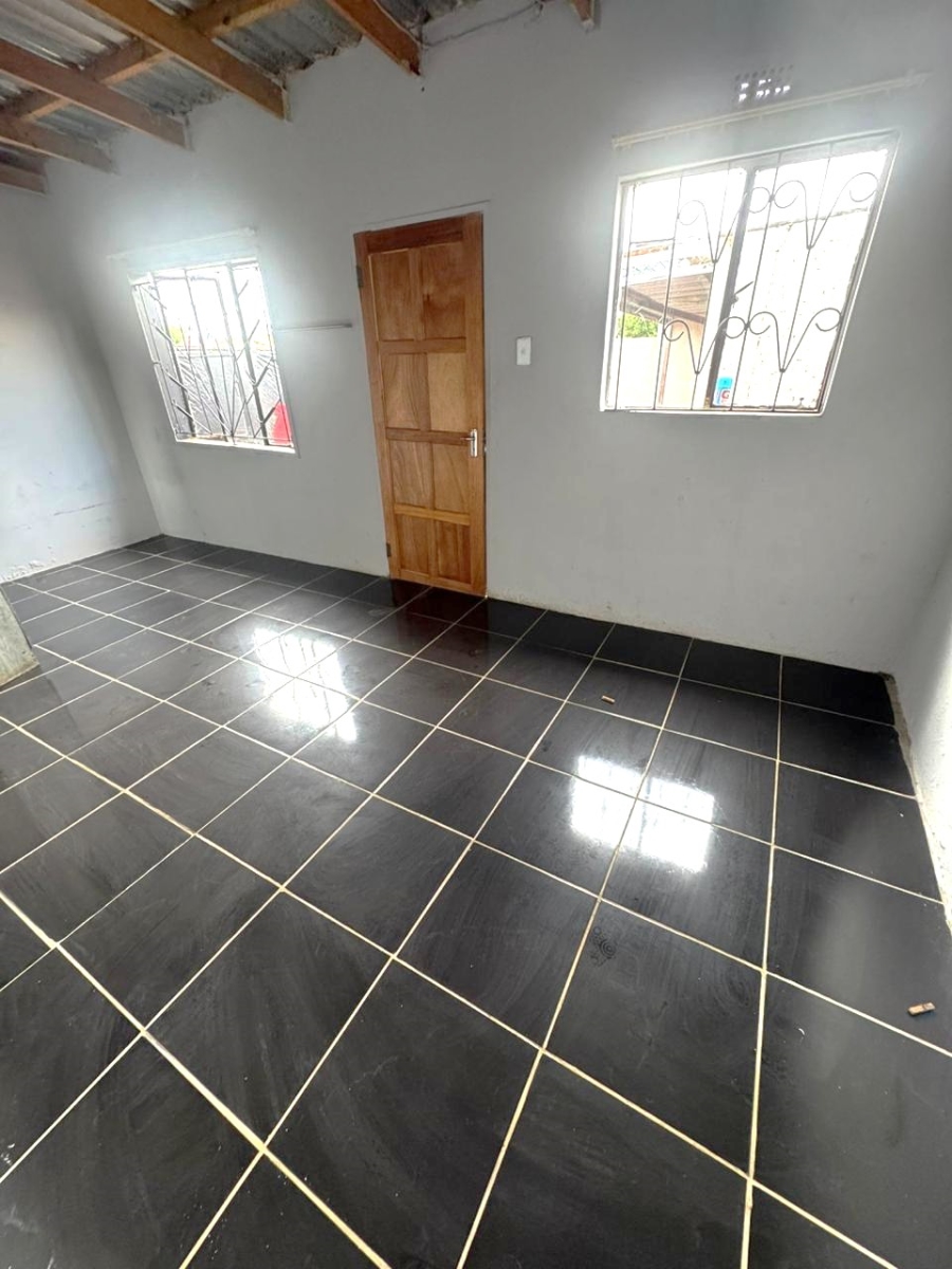 7 Bedroom Property for Sale in Klippoortje Gauteng