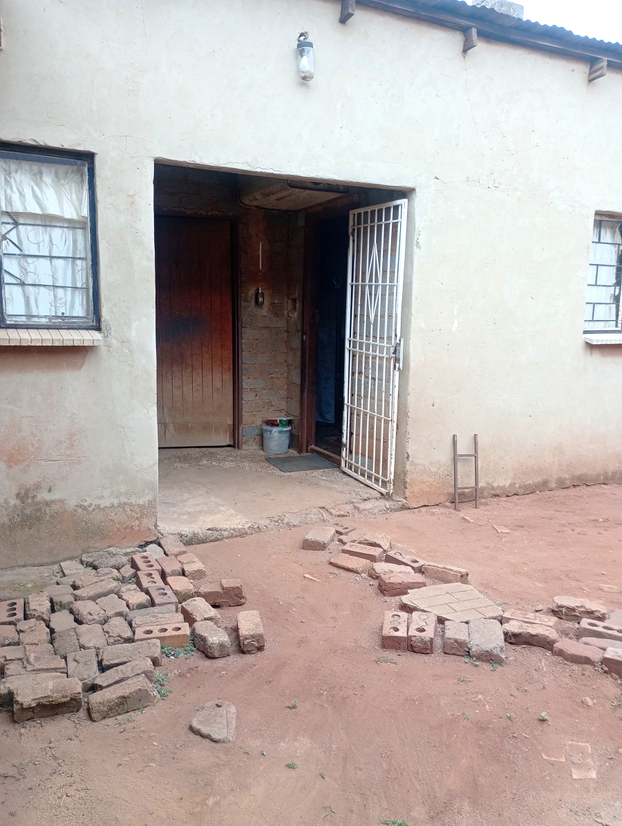5 Bedroom Property for Sale in Vosloorus Gauteng