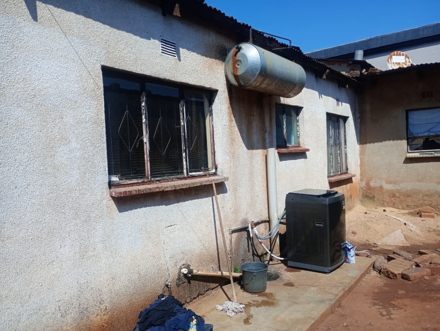 5 Bedroom Property for Sale in Vosloorus Gauteng