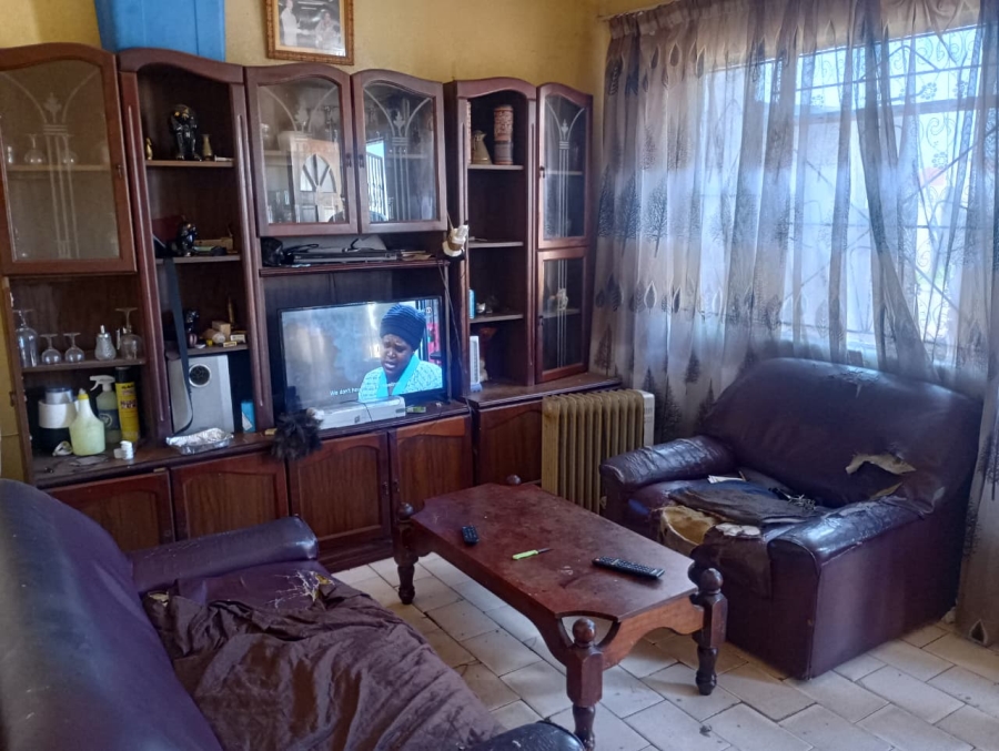 5 Bedroom Property for Sale in Vosloorus Gauteng