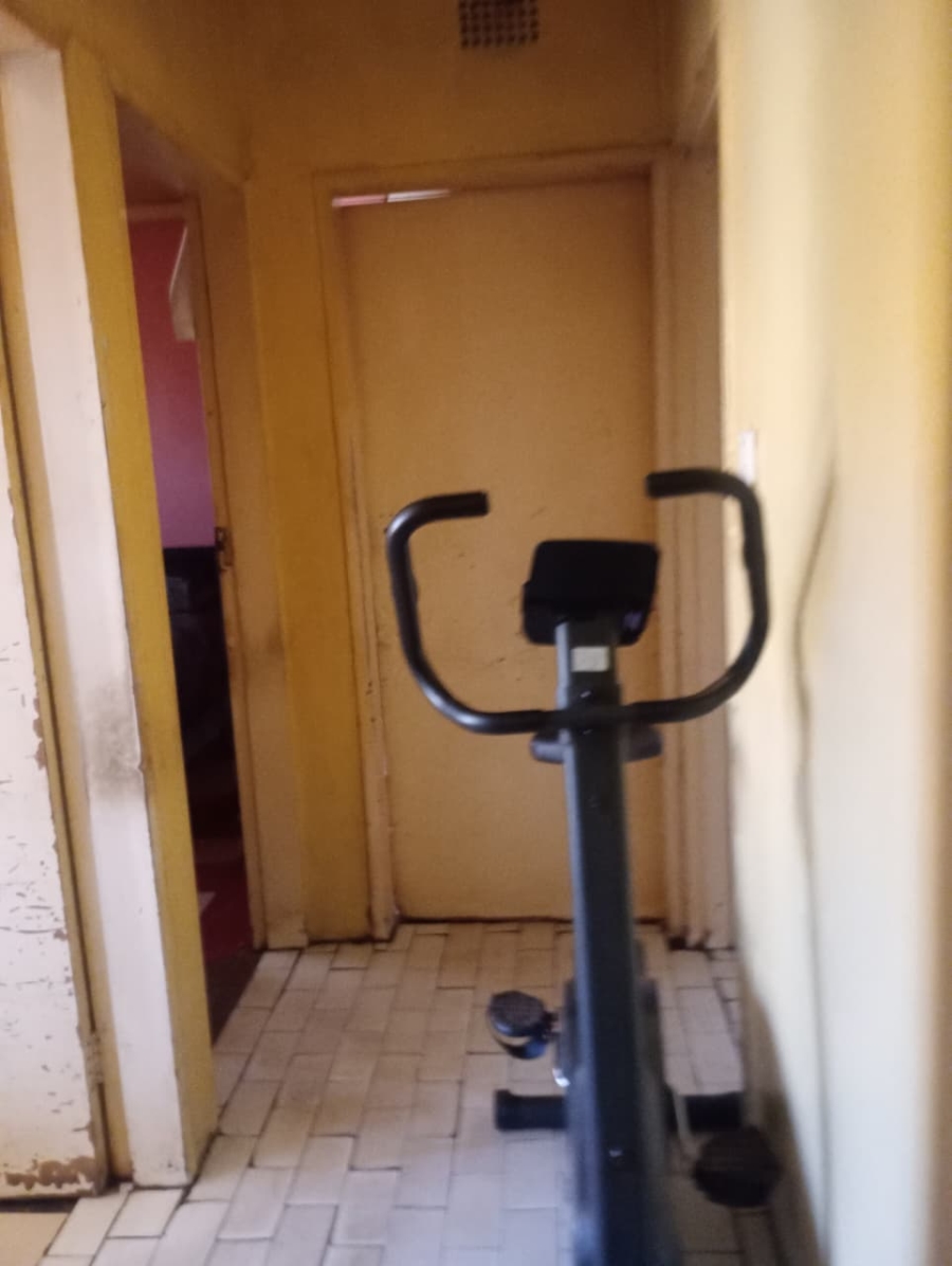 5 Bedroom Property for Sale in Vosloorus Gauteng