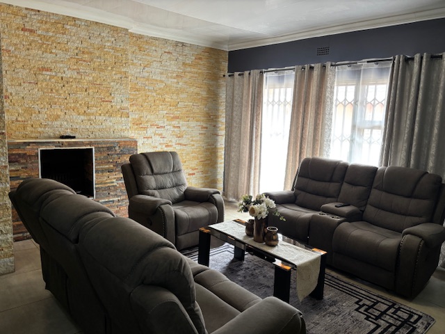 3 Bedroom Property for Sale in Roodekop Gauteng
