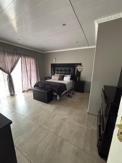 3 Bedroom Property for Sale in Roodekop Gauteng
