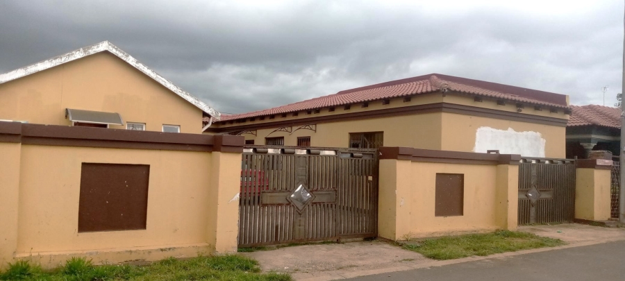 5 Bedroom Property for Sale in Mapleton Gauteng