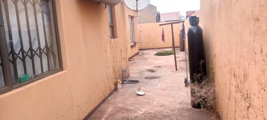 5 Bedroom Property for Sale in Mapleton Gauteng