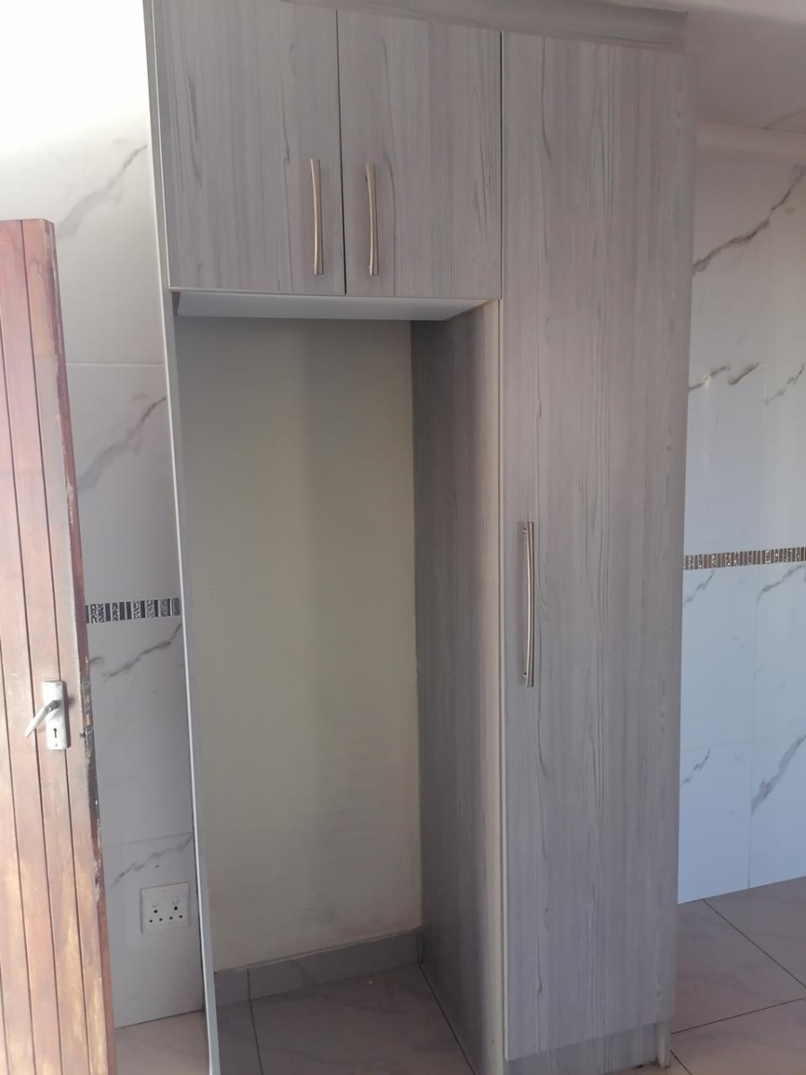 5 Bedroom Property for Sale in Windmill Park Gauteng