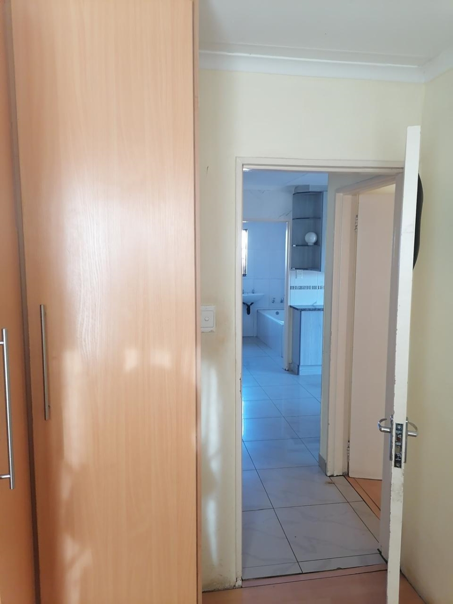 5 Bedroom Property for Sale in Windmill Park Gauteng