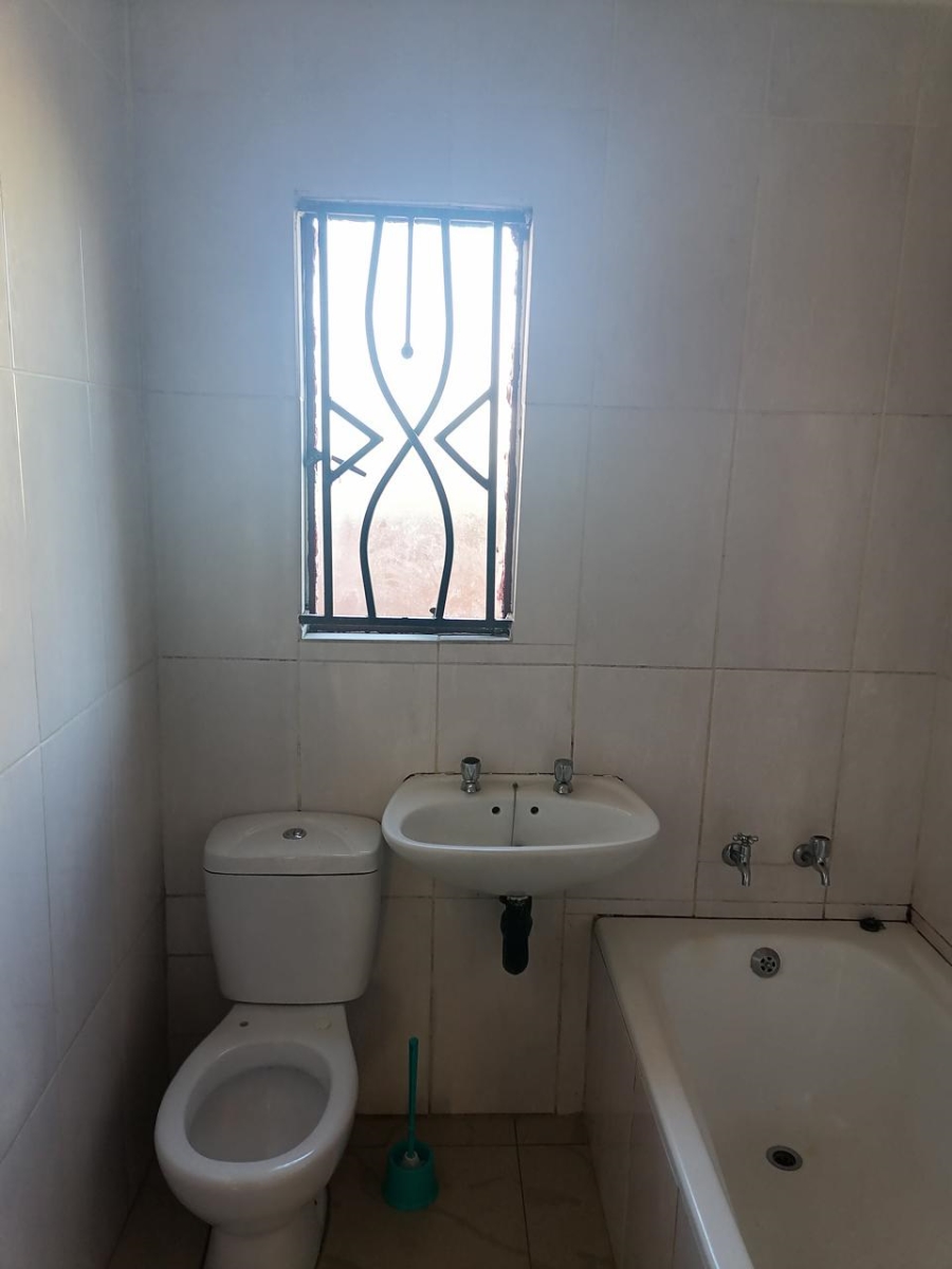 5 Bedroom Property for Sale in Windmill Park Gauteng