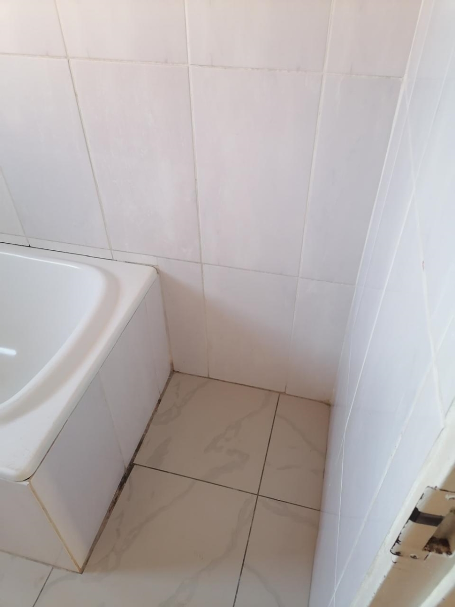 5 Bedroom Property for Sale in Windmill Park Gauteng