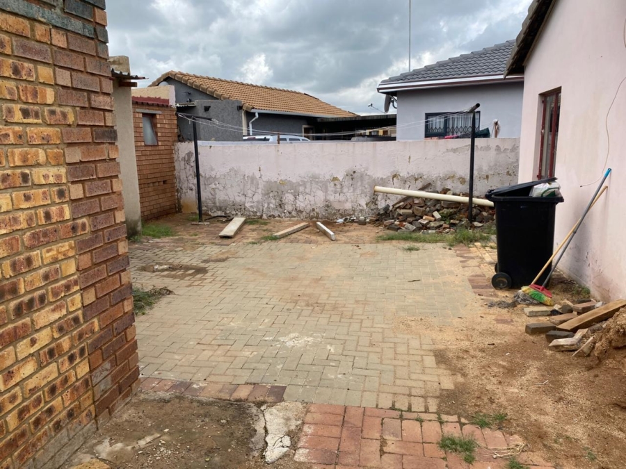 5 Bedroom Property for Sale in Windmill Park Gauteng