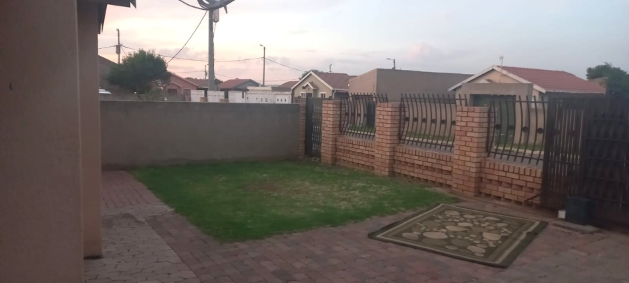 3 Bedroom Property for Sale in Buhle Park Gauteng