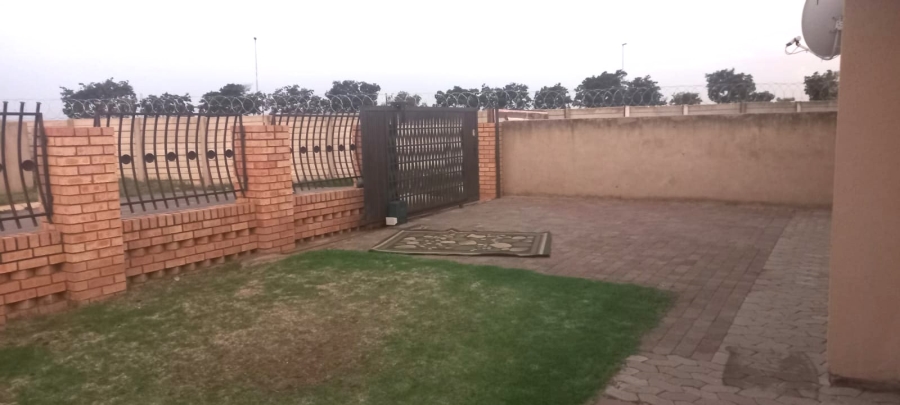 3 Bedroom Property for Sale in Buhle Park Gauteng