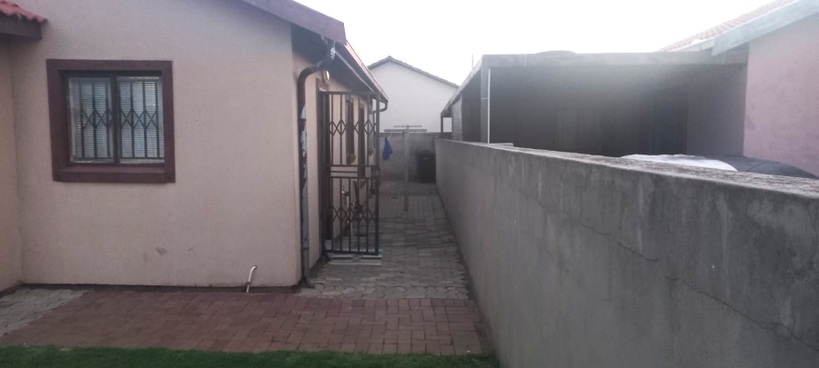 3 Bedroom Property for Sale in Buhle Park Gauteng