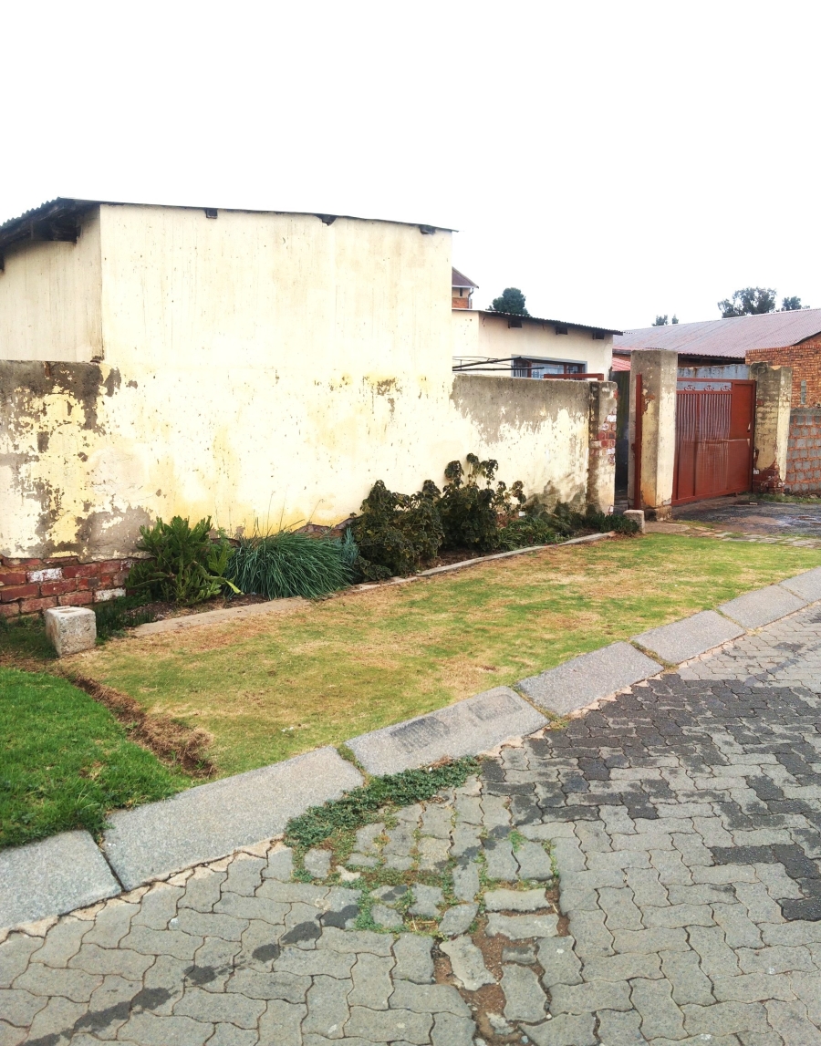 9 Bedroom Property for Sale in Tsakane Gauteng
