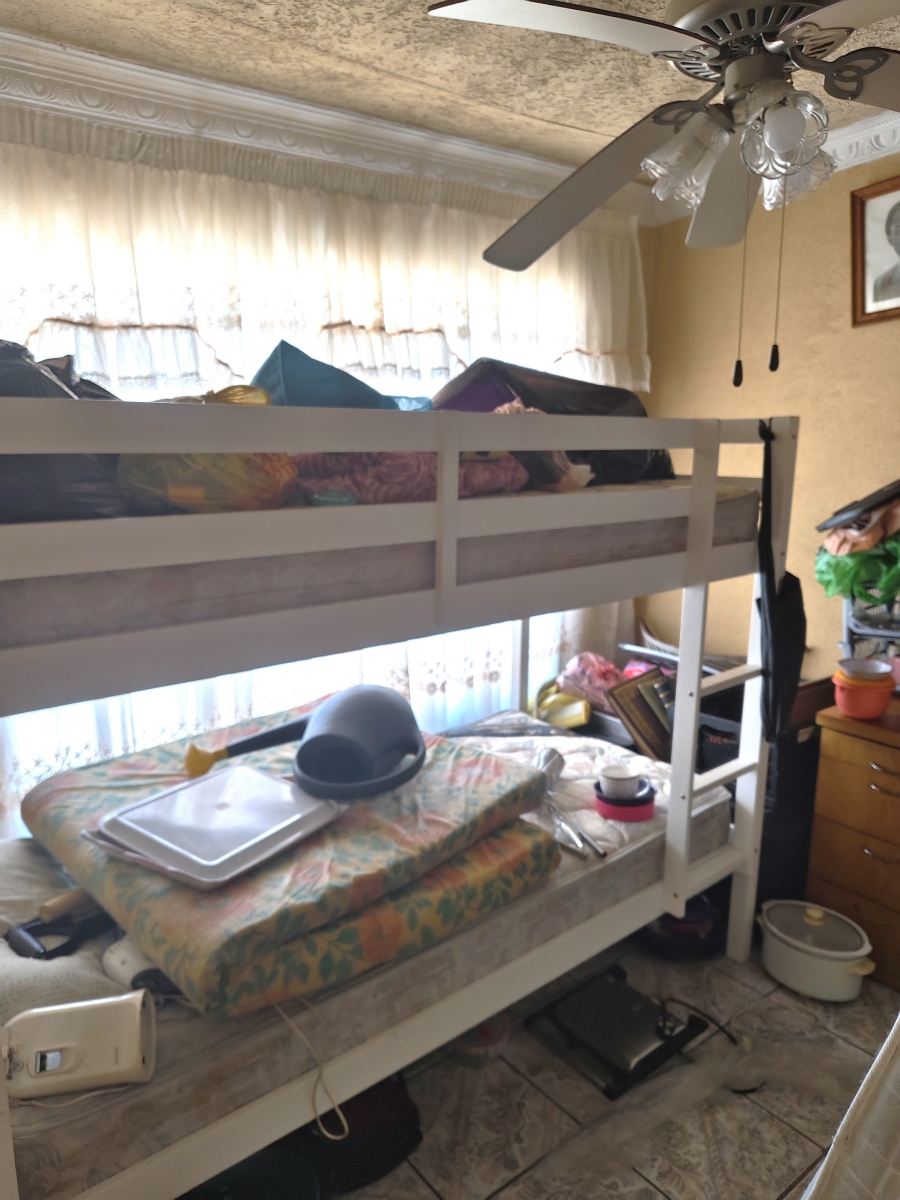 5 Bedroom Property for Sale in Umfuyaneni Gauteng