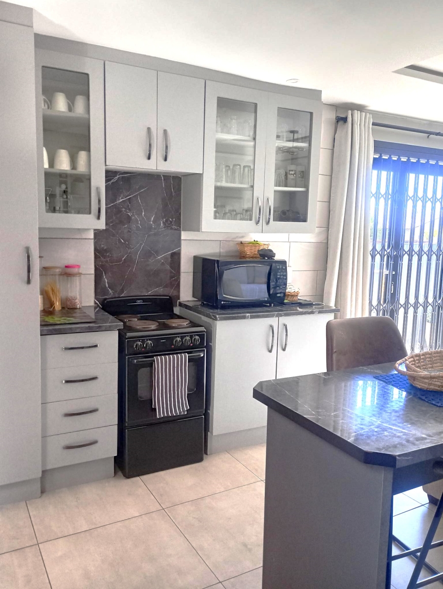 2 Bedroom Property for Sale in Zonkezizwe Gauteng
