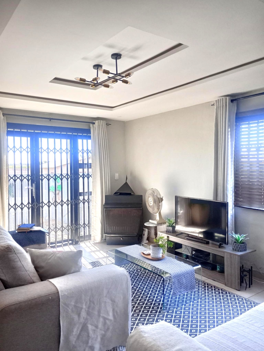 2 Bedroom Property for Sale in Zonkezizwe Gauteng