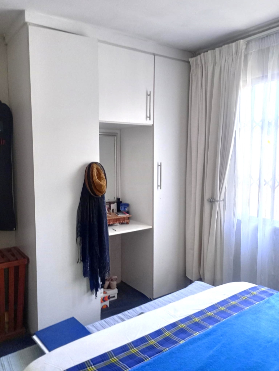 2 Bedroom Property for Sale in Zonkezizwe Gauteng