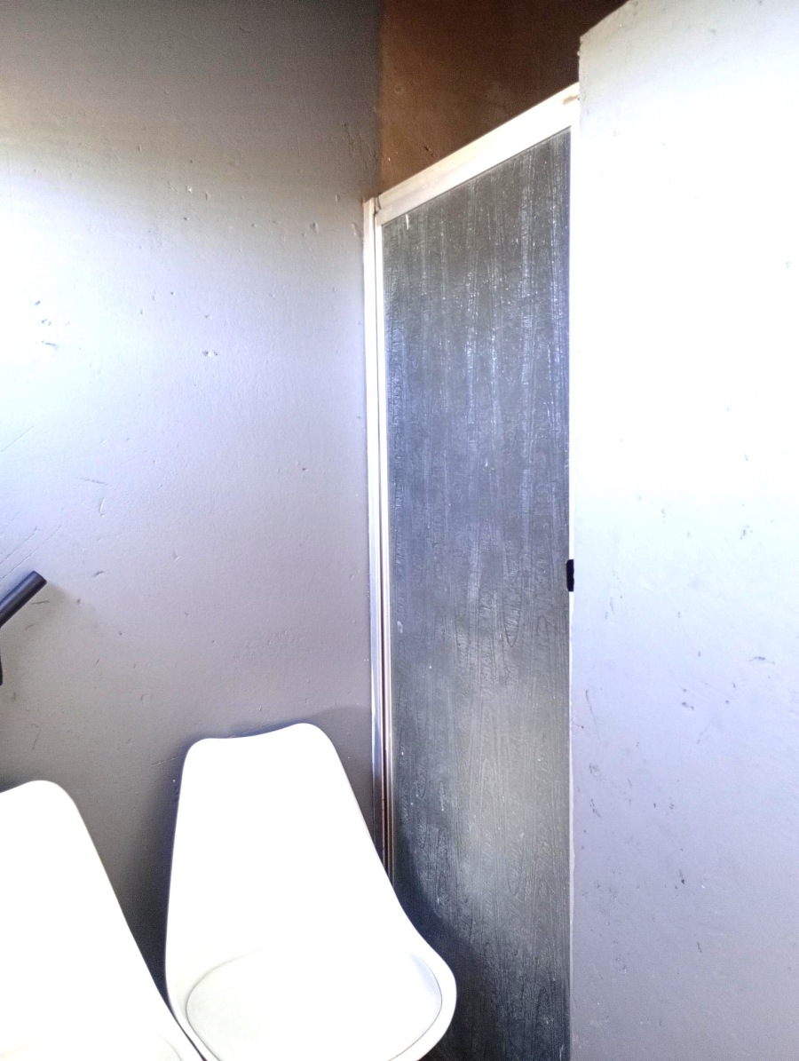 2 Bedroom Property for Sale in Zonkezizwe Gauteng