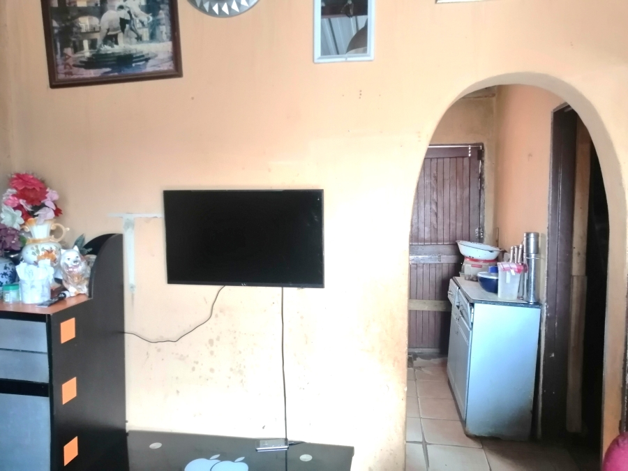 6 Bedroom Property for Sale in Palm Ridge Gauteng