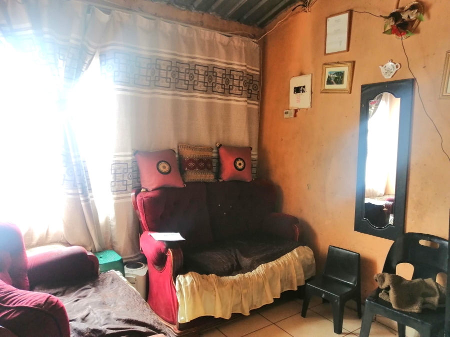 6 Bedroom Property for Sale in Palm Ridge Gauteng