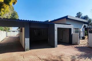4 Bedroom Property for Sale in Verwoerdpark Gauteng