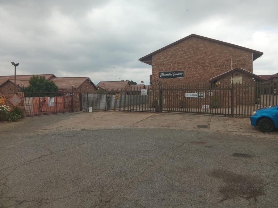 2 Bedroom Property for Sale in Albemarle Gauteng