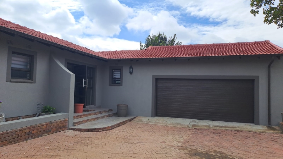 3 Bedroom Property for Sale in Brackenhurst Gauteng