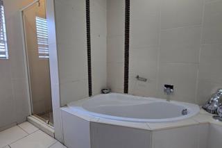 4 Bedroom Property for Sale in Brackendowns Gauteng