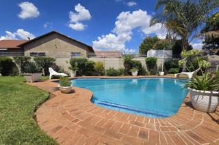 4 Bedroom Property for Sale in Brackendowns Gauteng