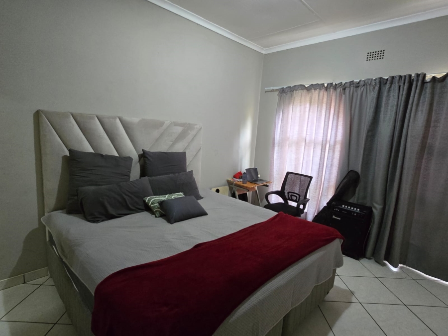2 Bedroom Property for Sale in Albermarle Gauteng