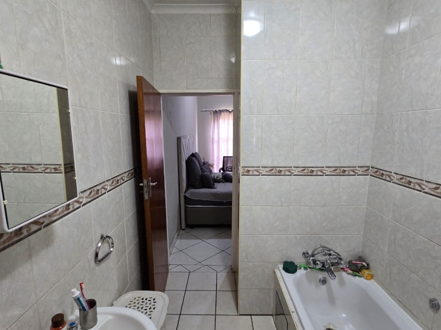 2 Bedroom Property for Sale in Albermarle Gauteng