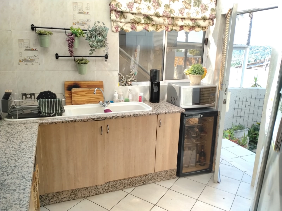 4 Bedroom Property for Sale in Bassonia Gauteng