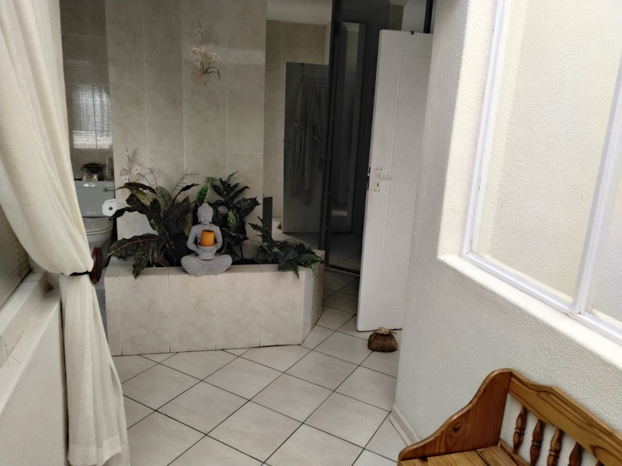 4 Bedroom Property for Sale in Bassonia Gauteng