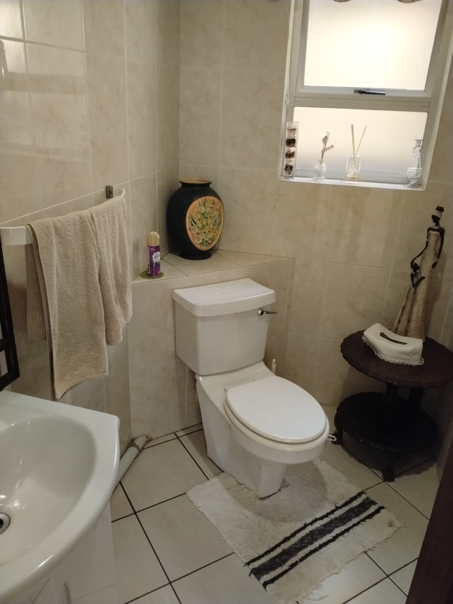 4 Bedroom Property for Sale in Bassonia Gauteng