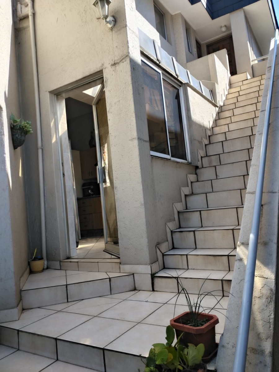 4 Bedroom Property for Sale in Bassonia Gauteng