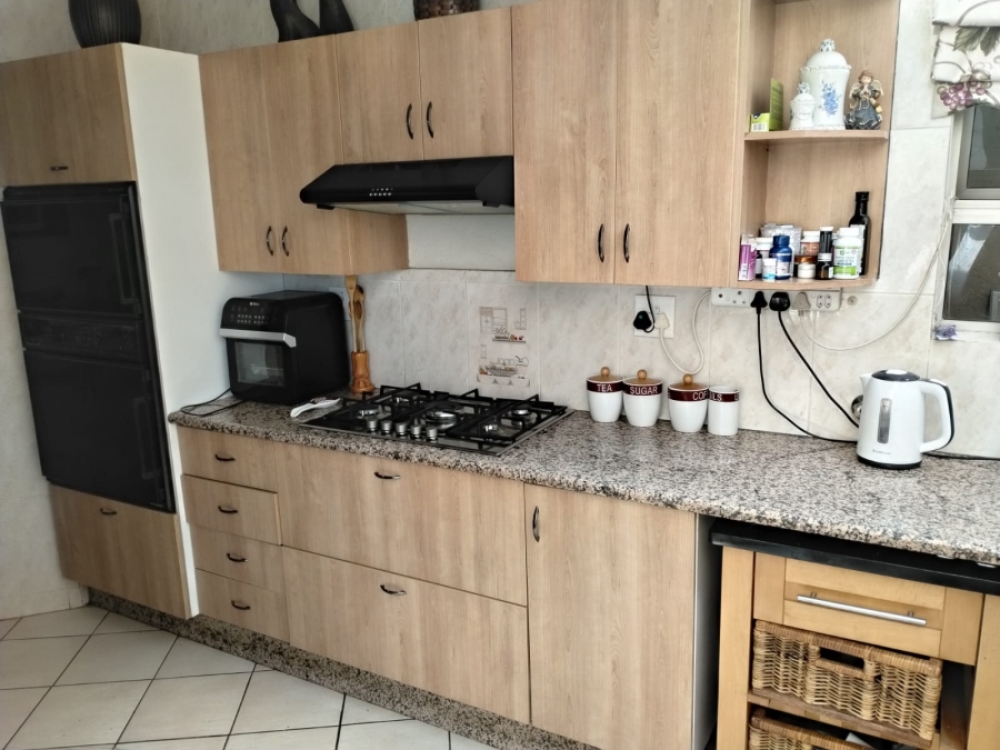 4 Bedroom Property for Sale in Bassonia Gauteng