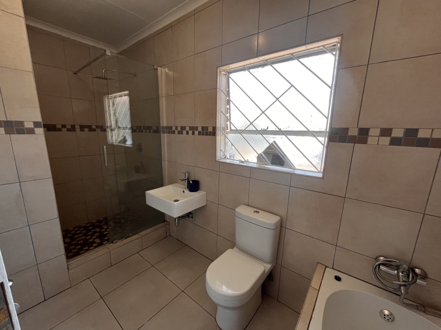4 Bedroom Property for Sale in Mayberry Park Gauteng