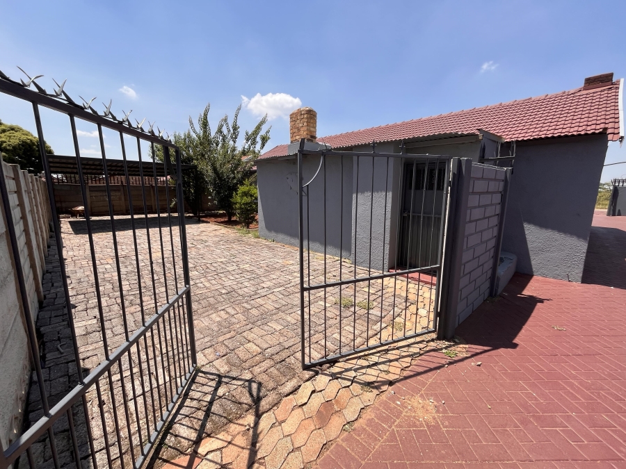 4 Bedroom Property for Sale in Mayberry Park Gauteng