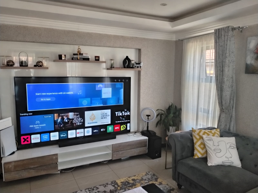 4 Bedroom Property for Sale in Meredale Gauteng