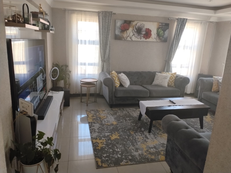4 Bedroom Property for Sale in Meredale Gauteng