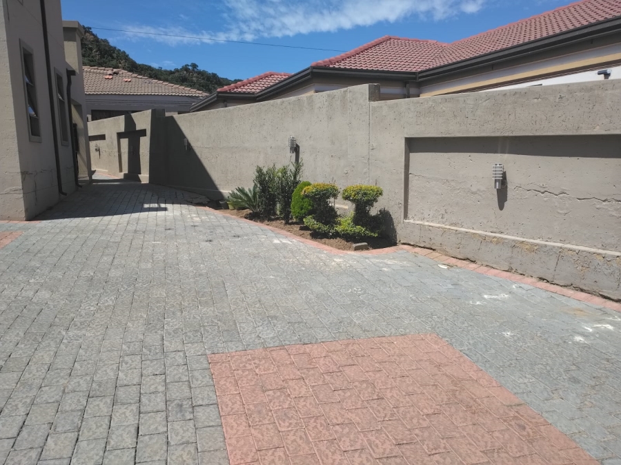 4 Bedroom Property for Sale in Meredale Gauteng